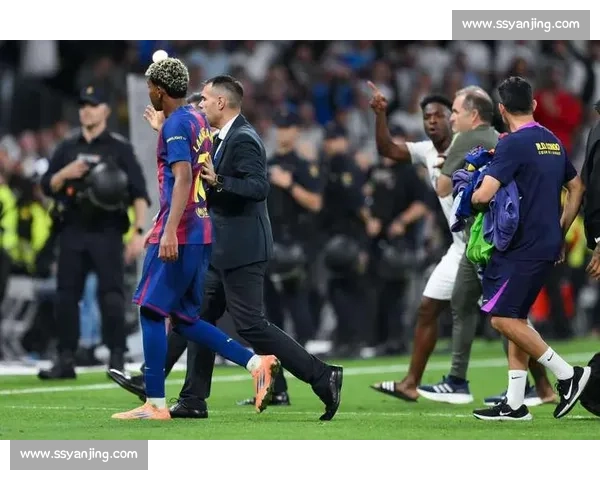 亚马尔晒伯纳乌被嘘照宣战！国家德比火药味拉满