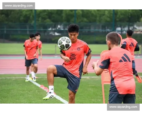 武汉三镇双星闪耀！何锦程接棒张家鸣入选拜仁世界队